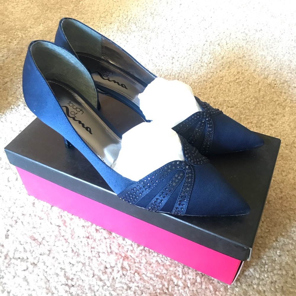 TOUCH OF NINA POINTED BLUE NAVY EMBELLISHED SATIN HEELS BRAND NEW IN BOX US 7